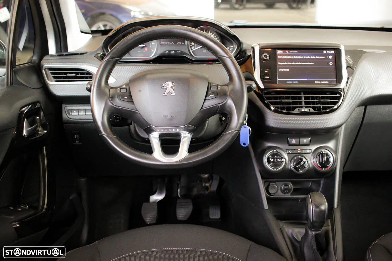 Peugeot 208 1.2 PureTech Style - 9
