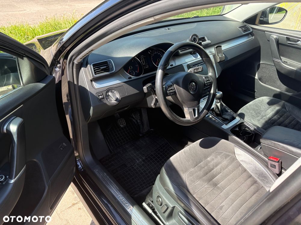 Volkswagen Passat 2.0 TDI Comfortline - 6