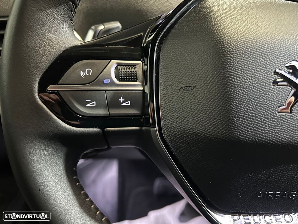 Peugeot 5008 1.5 BlueHDi Allure EAT8 - 33