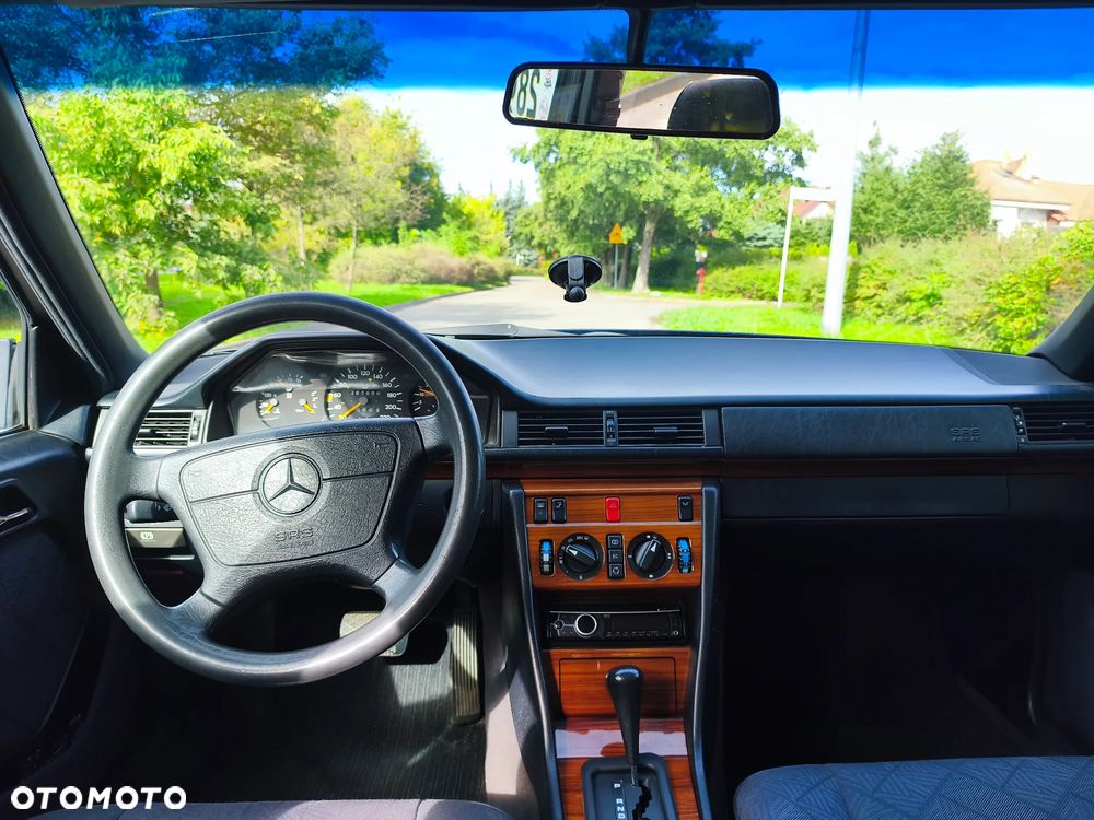 Mercedes-Benz Klasa E - 11