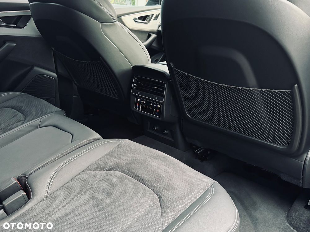 Audi Q8 55 TFSI mHEV Quattro Tiptronic - 16