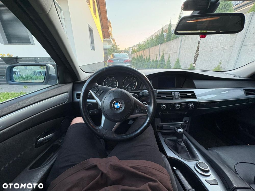 BMW Seria 5 523i Edition Exclusive - 8