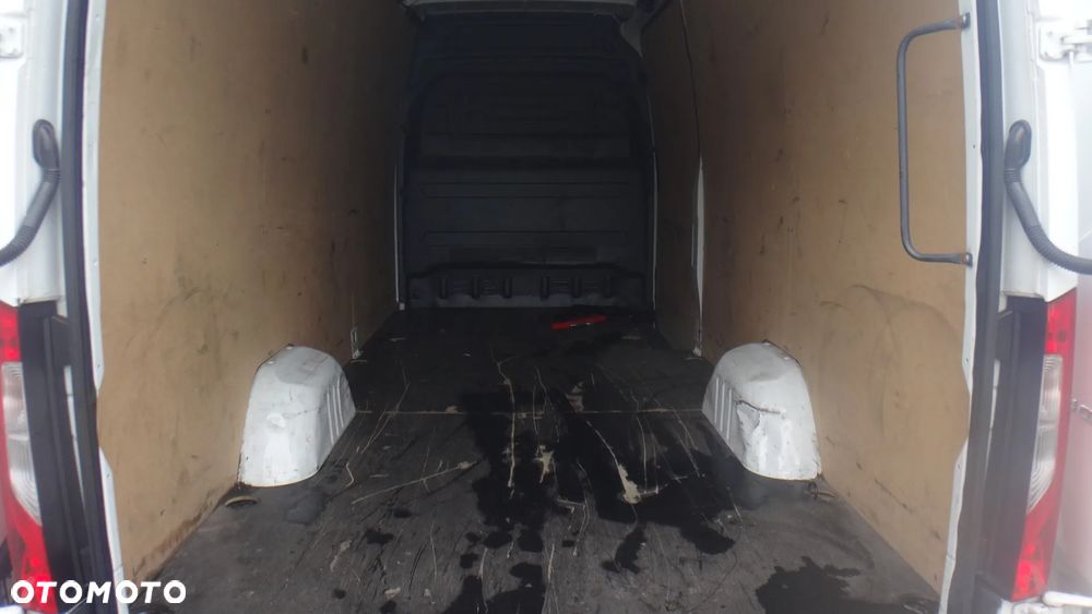 Mercedes-Benz Sprinter - 8