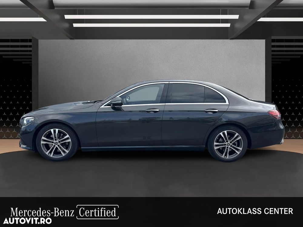 Mercedes-Benz E 220 d 4Matic T 9G-TRONIC Avantgarde - 2