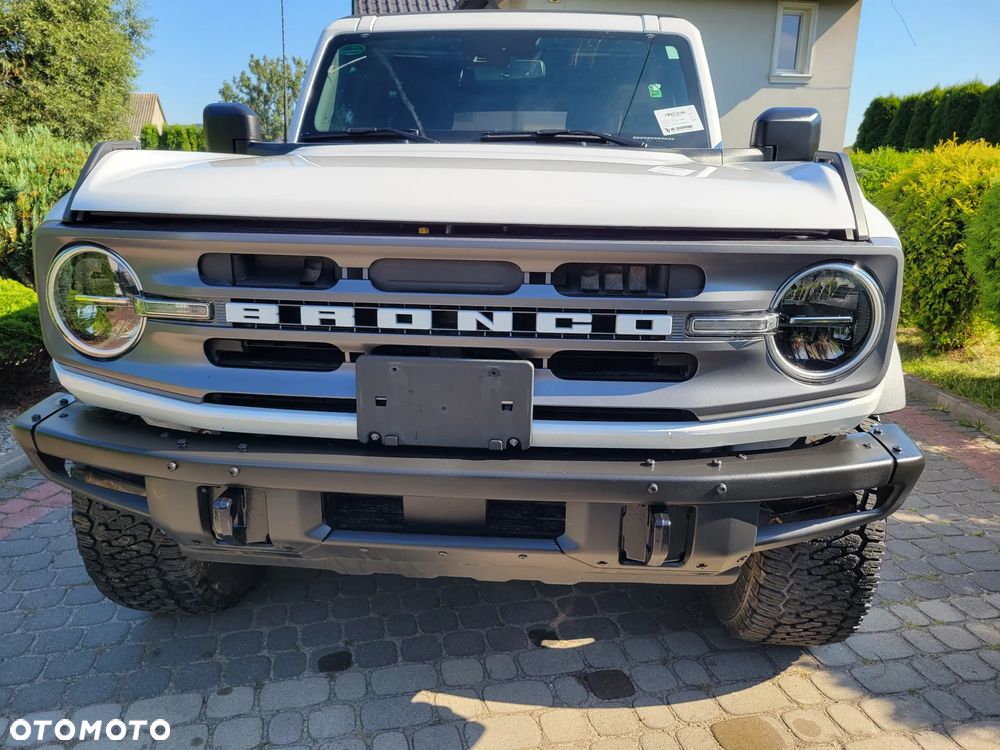 Ford Bronco - 2