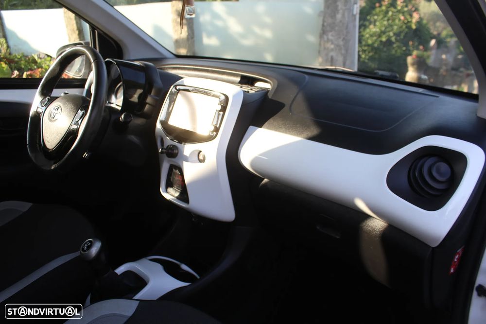 Toyota Aygo x-clusiv - 18