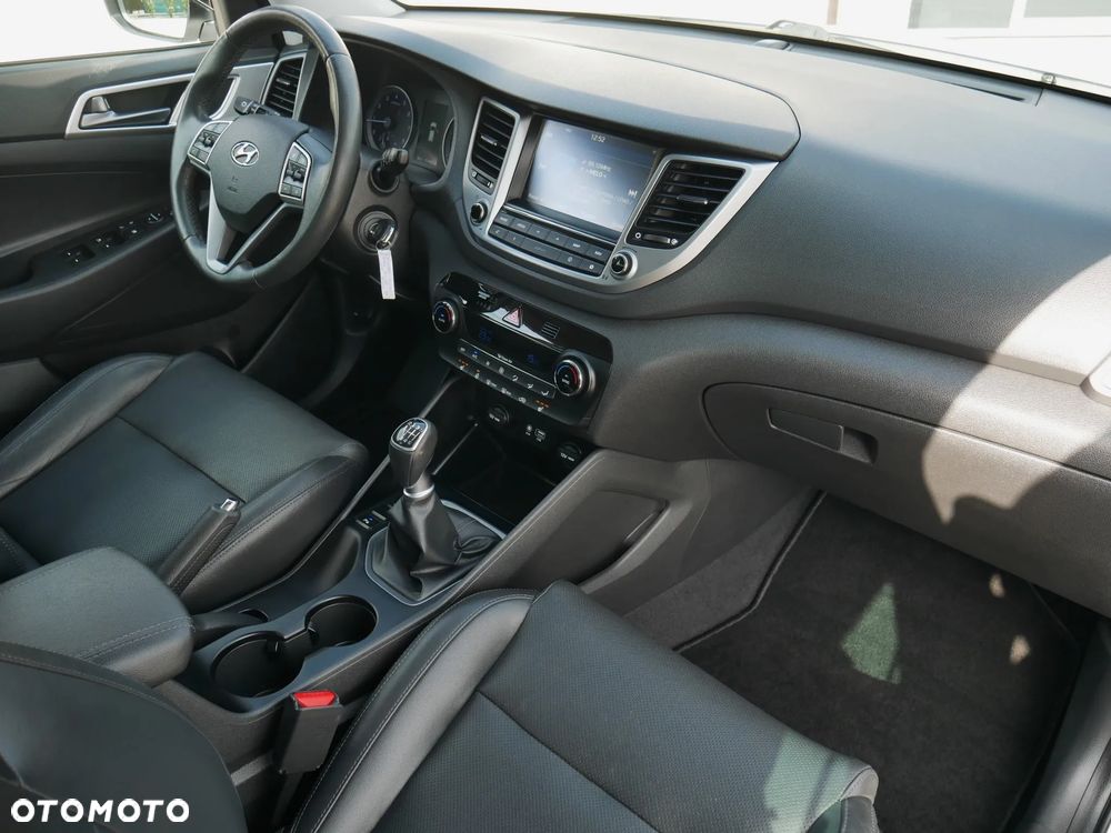 Hyundai Tucson 1.6 GDi 2WD Select - 23