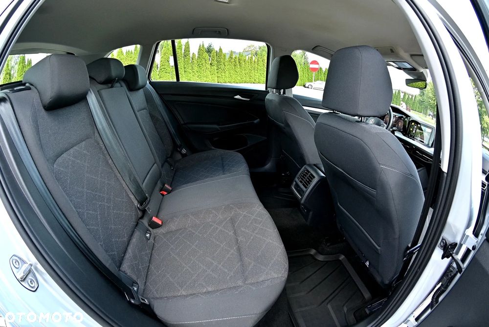 Volkswagen Golf 2.0 TDI Life - 16