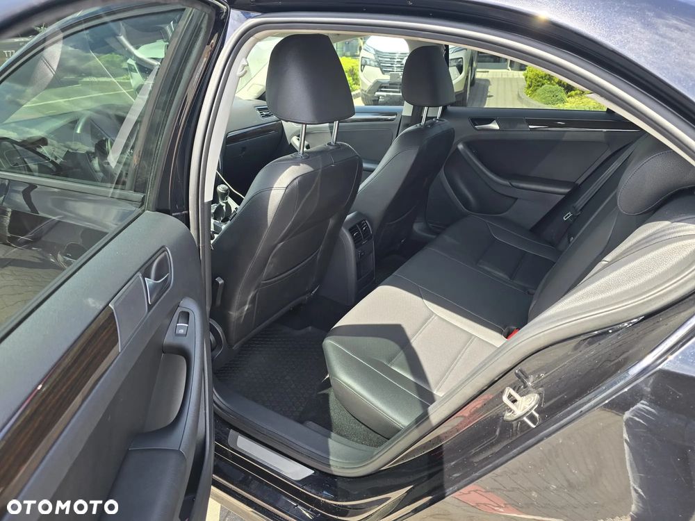Volkswagen Jetta 1.4 TSI BMT Highline - 9