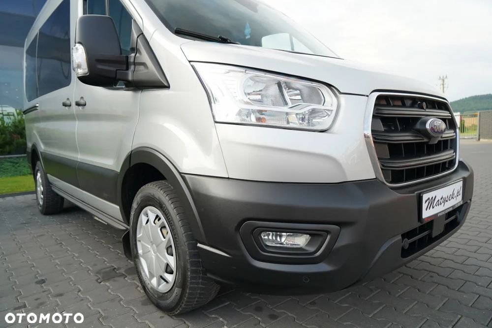 Ford TRANSIT / 6 miejsc / BRYGADÓWAKA  + Najazd na wózek / Dla osób niepełnosprawnych / 2021 / PO KONTRAKCIE SERWISOWYM - 10