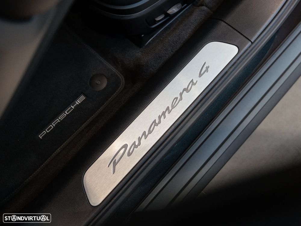 Porsche Panamera 4 E-Hybrid - 21