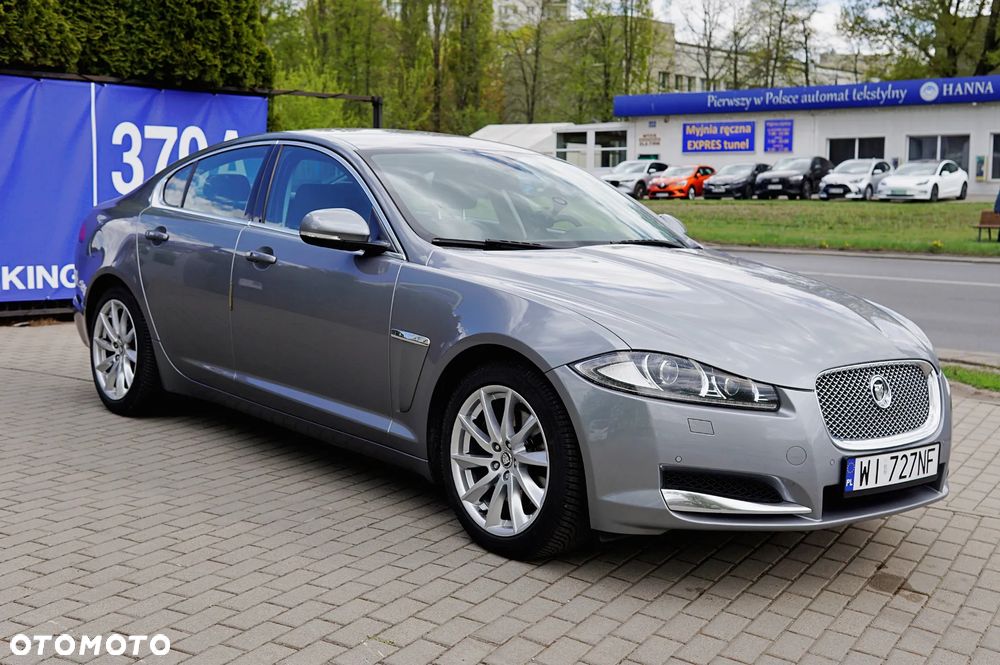 Jaguar XF 3.0 V6 D Luxury - 3