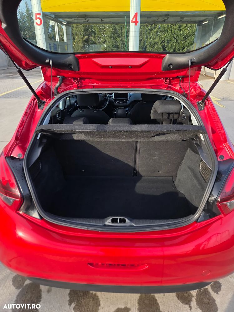 Peugeot 208 1.2 L PureTech Active - 8