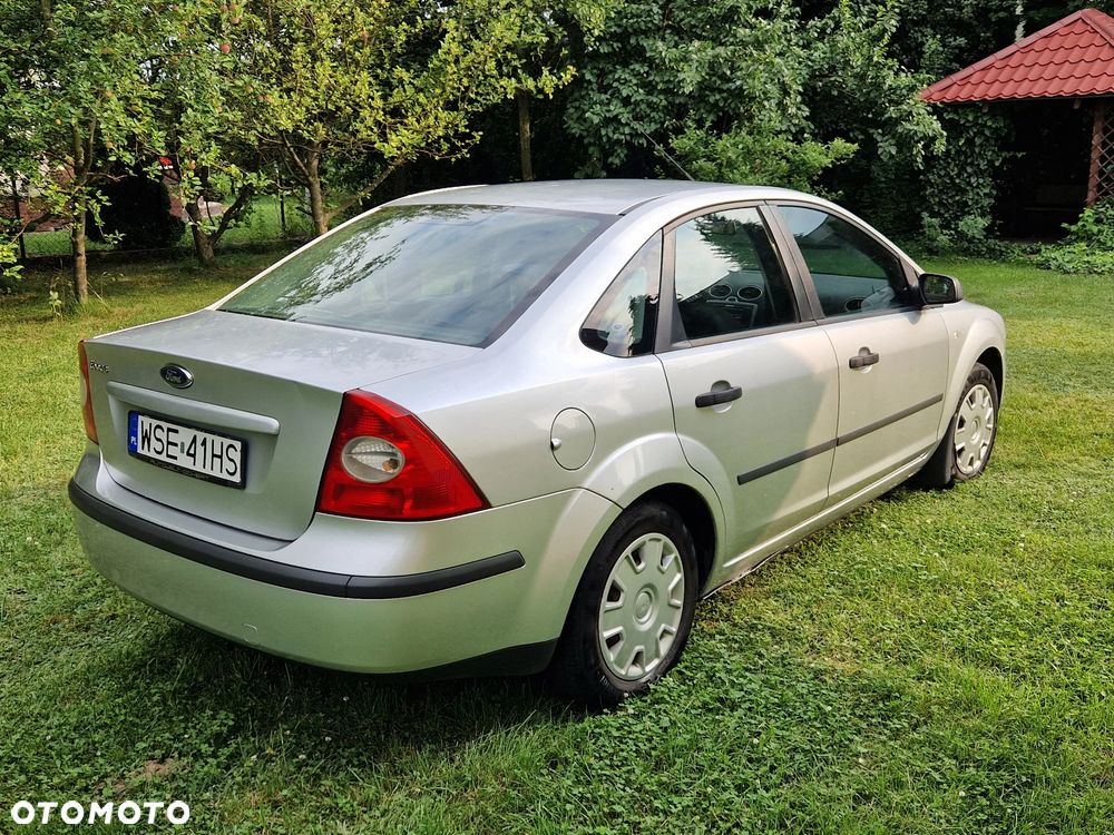 Ford Focus 1.6 Ambiente - 13