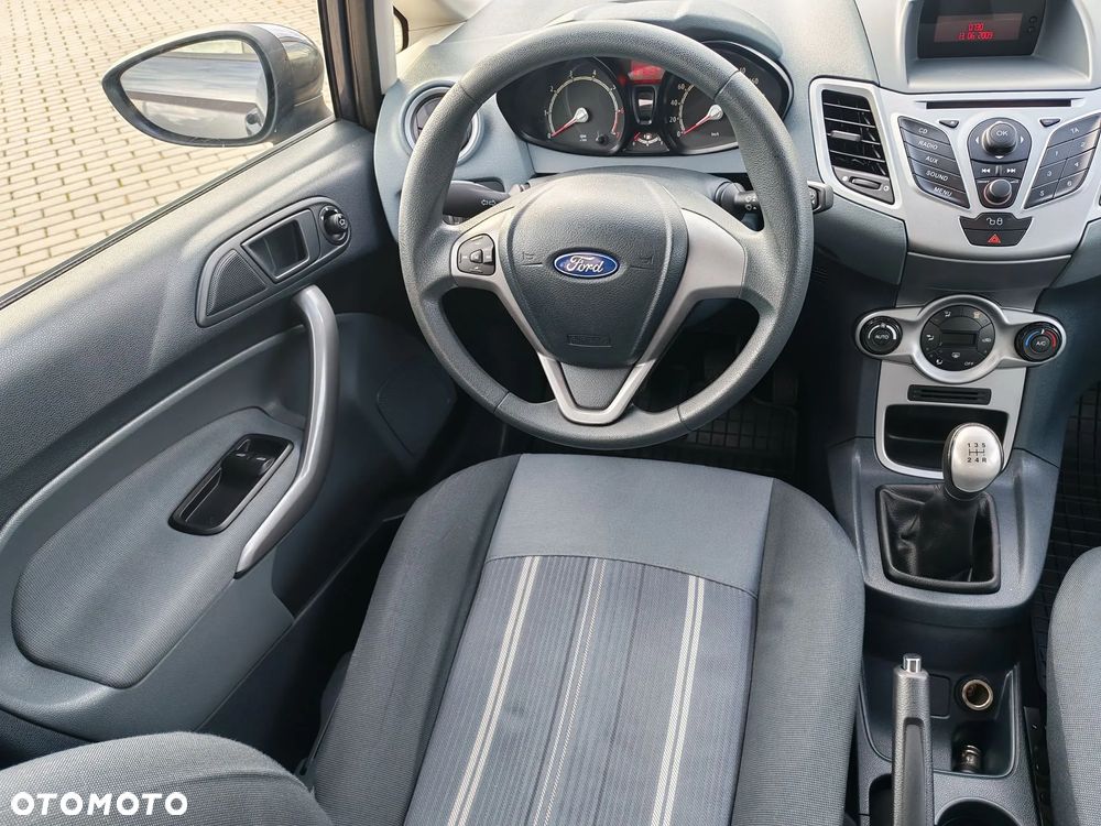 Ford Fiesta - 12