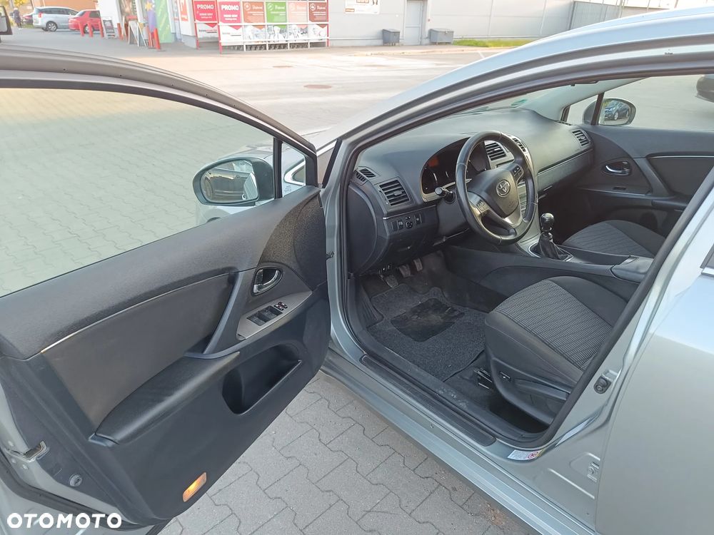 Toyota Avensis Combi 2.0 D-4D Edition - 8
