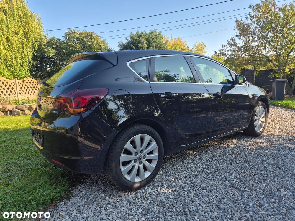 Opel Astra 1.6 Turbo Cosmo - 22