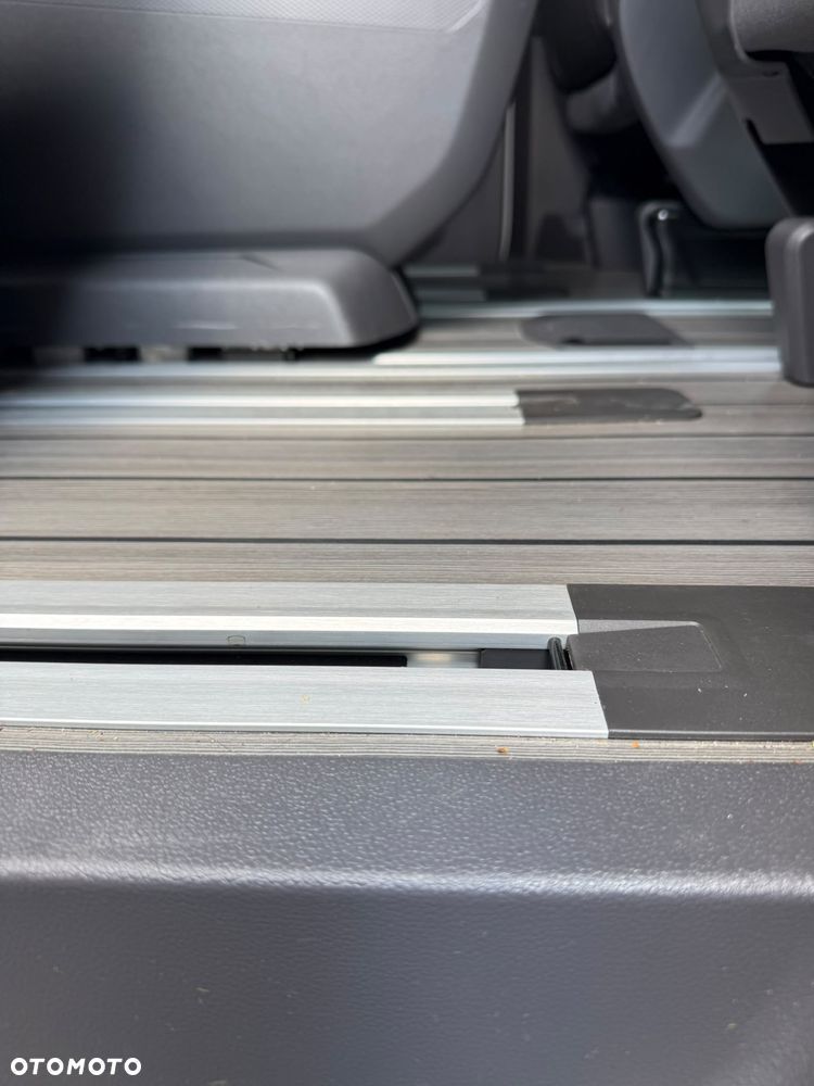 Volkswagen Multivan 1.5 eHybrid PHEV 180kW 4Motion L2 Edition DSG - 15