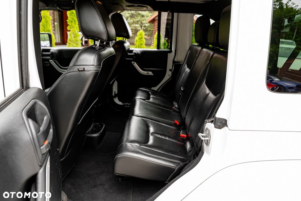 Jeep Wrangler Unlimited 3.6 Automatik Sahara - 19