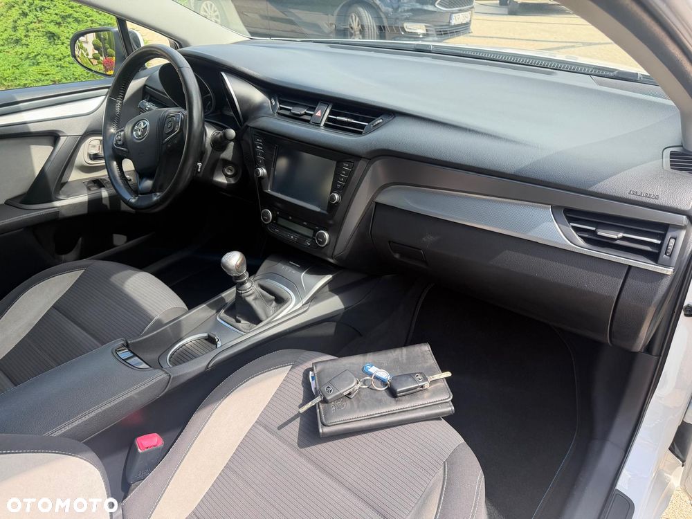 Toyota Avensis 2.0 D-4D Active Business - 7