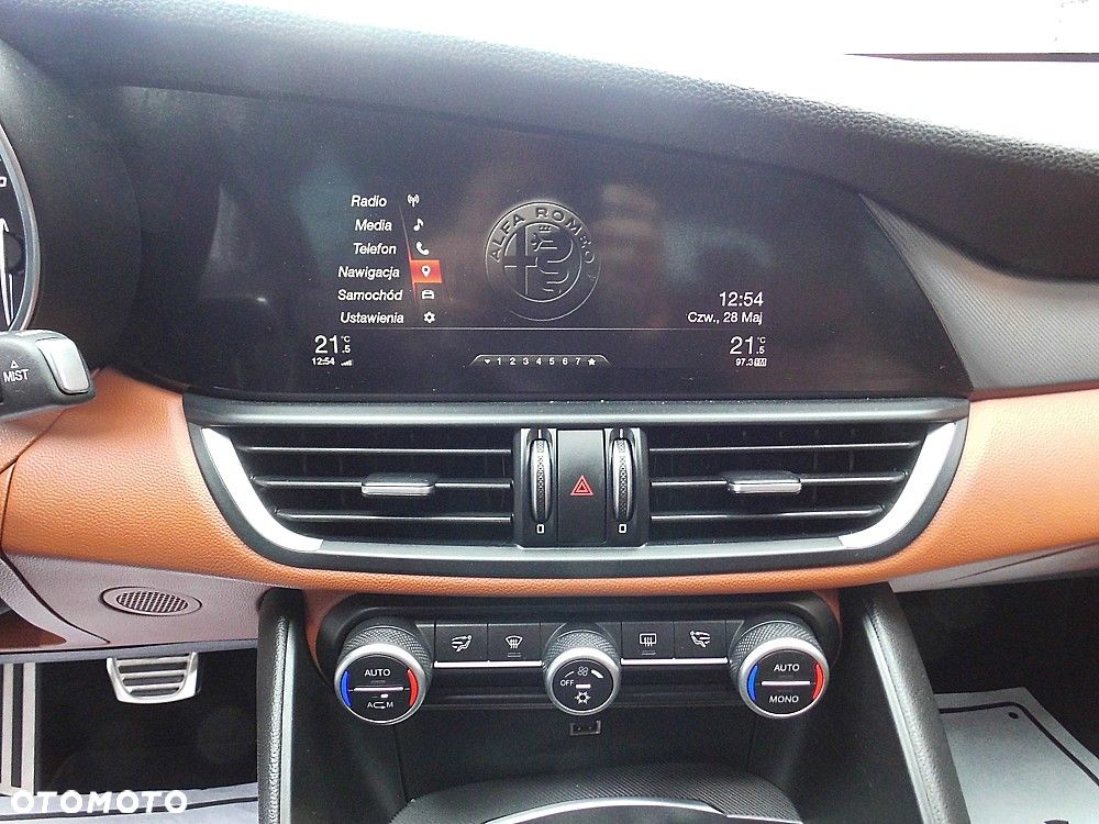 Alfa Romeo Giulia 2.2 AT8 Business - 28