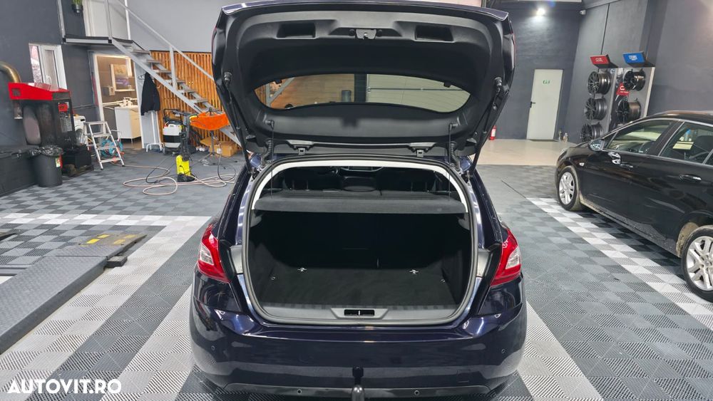 Peugeot 308 125 THP Allure - 11