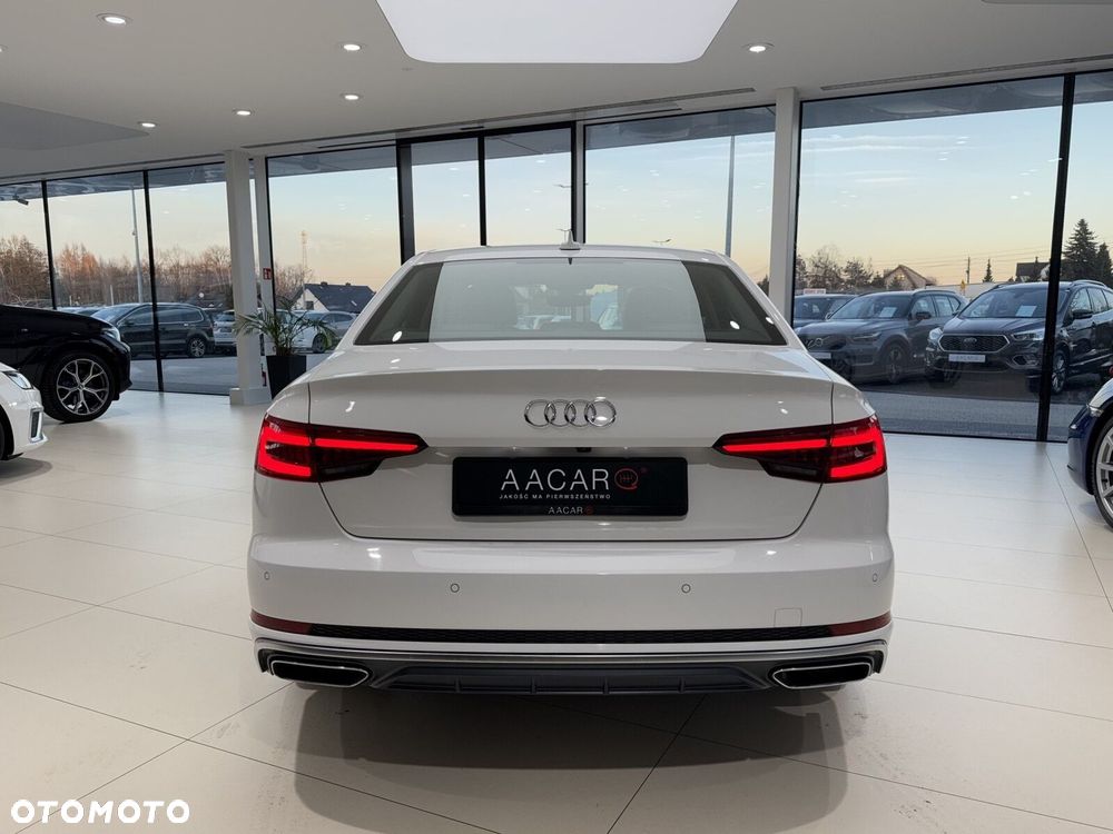 Audi A4 Limousine - 4