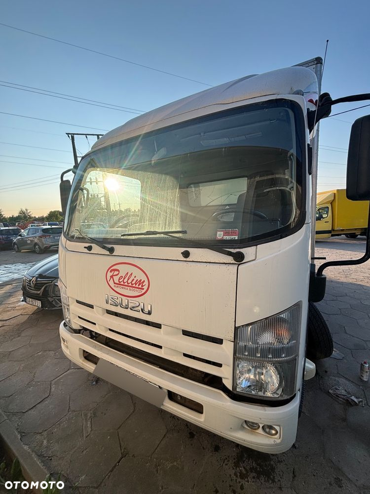 Isuzu N35 - 3
