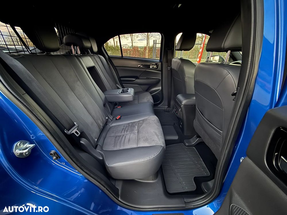 Mitsubishi Eclipse-Cross Plug-In Hybrid 4WD Top - 8