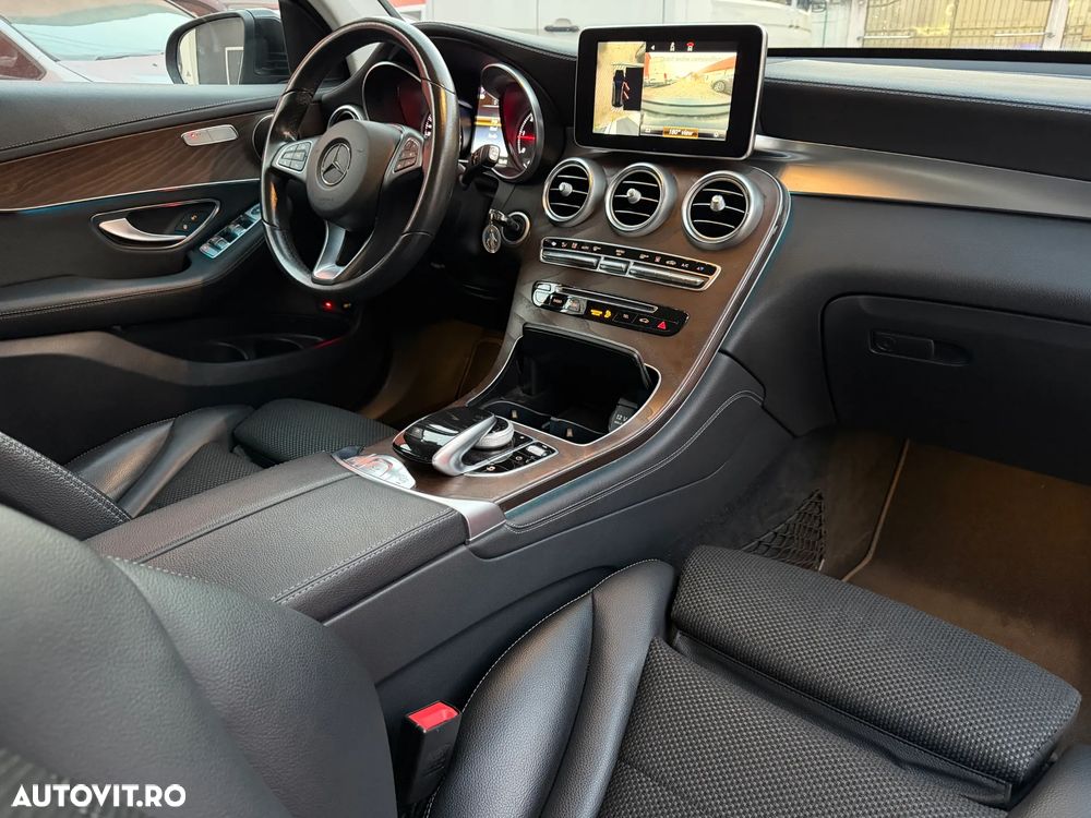Mercedes-Benz GLC 250 d 4Matic 9G-TRONIC Exclusive - 29