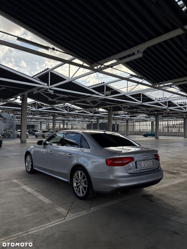 Audi A4 Limousine - 4