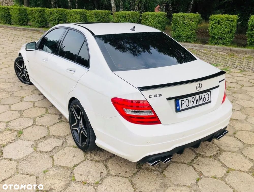 Mercedes-Benz Klasa C 63 AMG 7G-TRONIC - 11