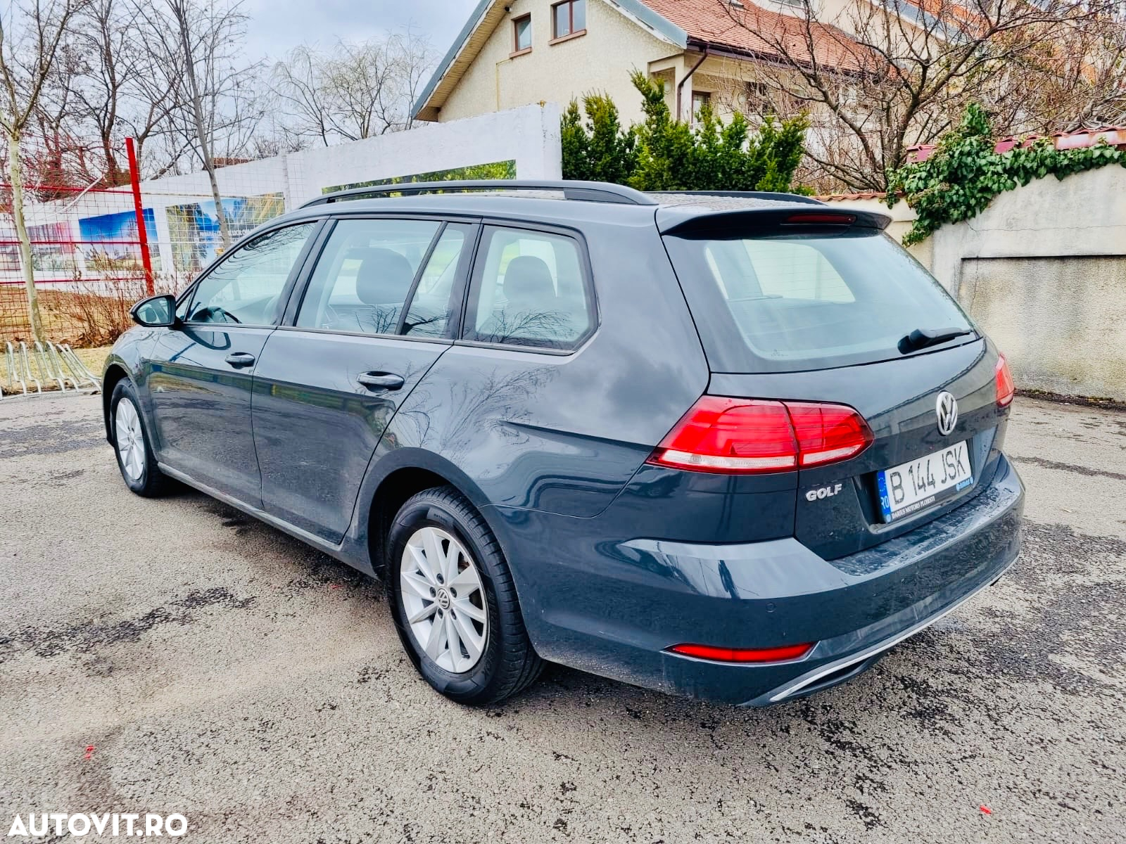 Volkswagen Golf 1.6 TDI Comfortline - 6