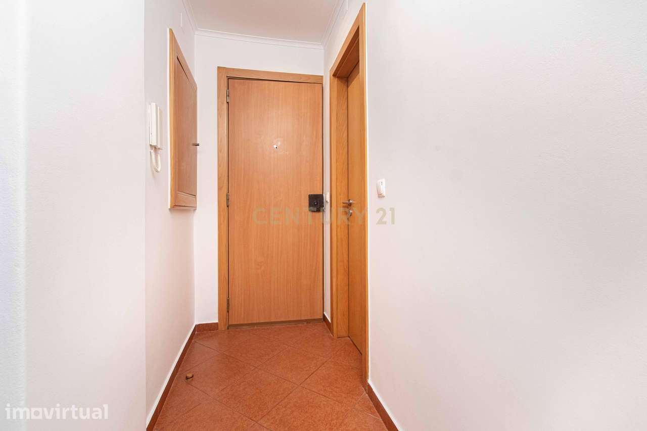 Apartamento T1 (Venteira, Amadora) - Grande imagem: 2/28
