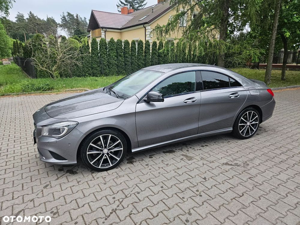 Mercedes-Benz CLA 200 7G-DCT Urban - 25