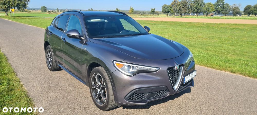 Alfa Romeo Stelvio 2.0 Turbo 16V AT8-Q4 Ti - 4