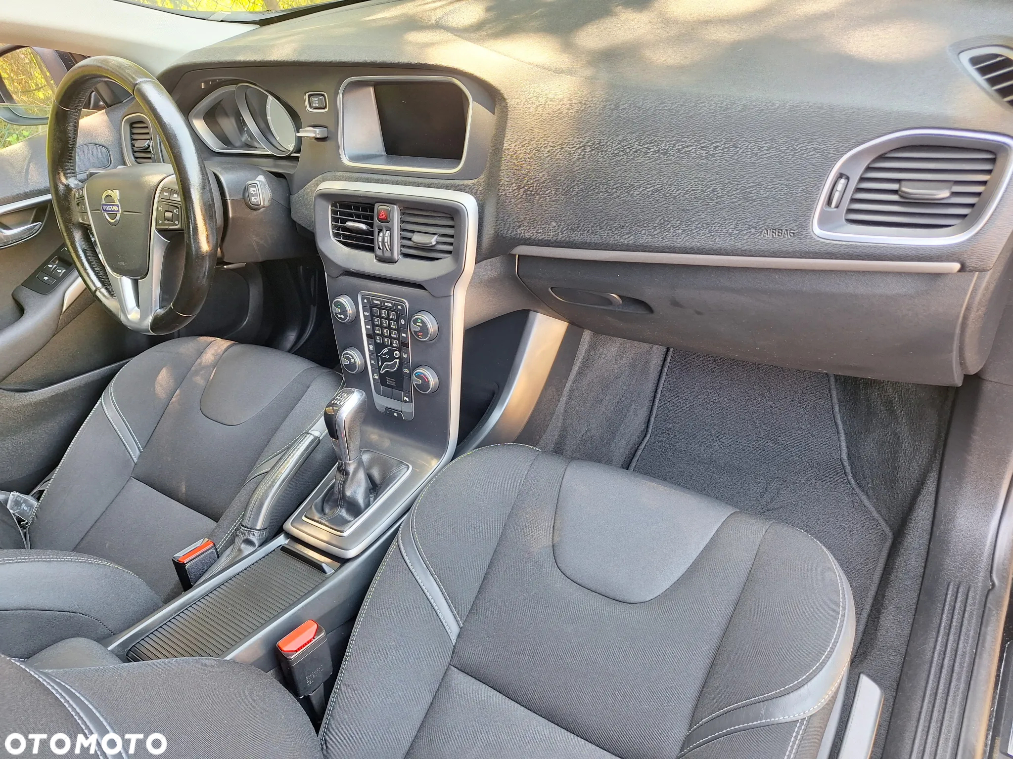 Volvo V40 D2 Summum - 28