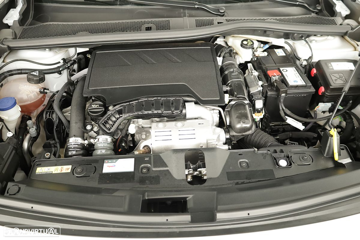 Peugeot 2008 1.2 PureTech Allure EAT8 - 26