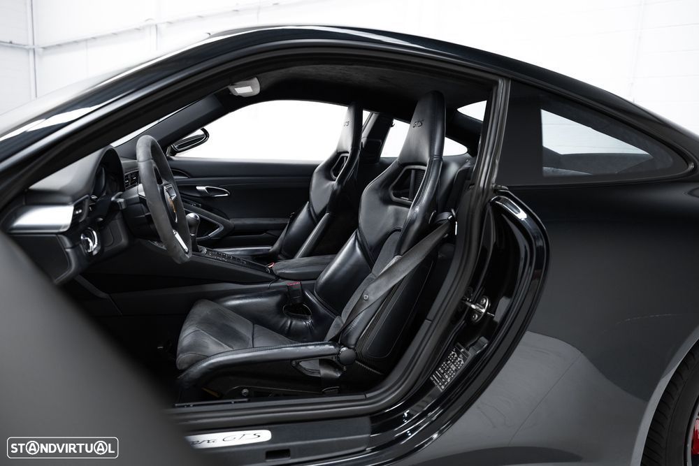 Porsche 911 (991) Carrera 4 GTS - 9