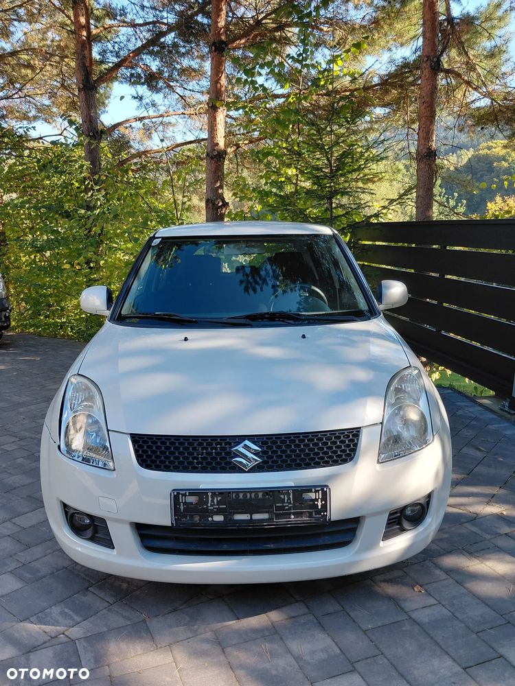 Suzuki Swift 2009 photo 3