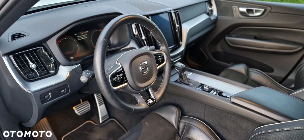 Volvo XC 60 T5 GPF AWD R-Design - 11