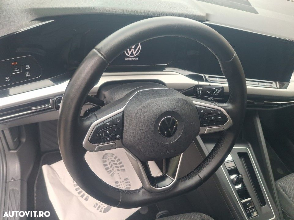 Volkswagen Golf - 10