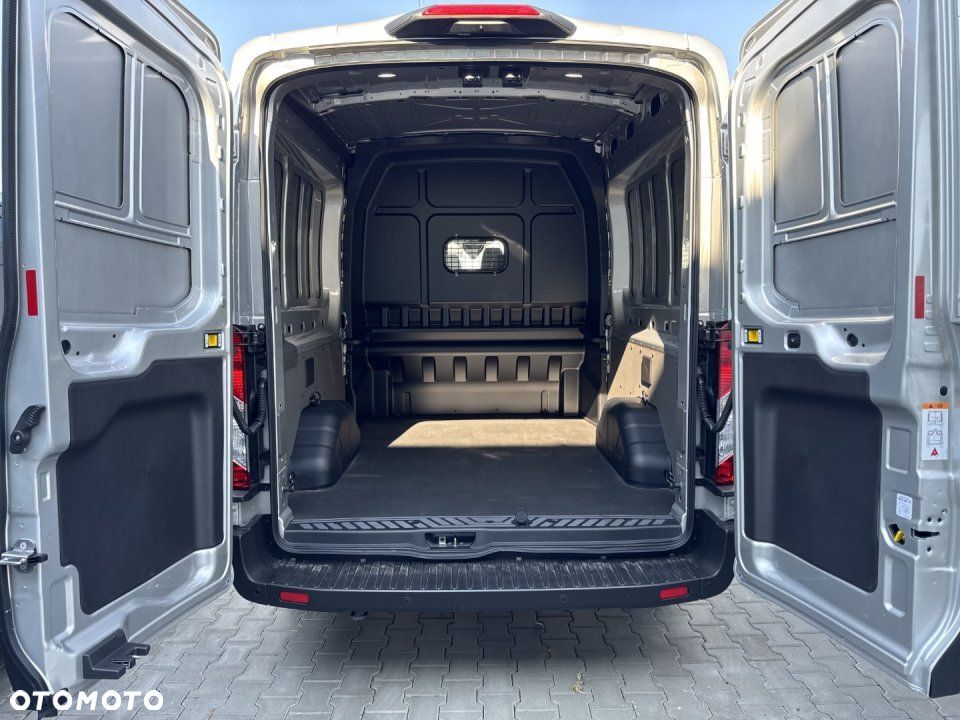 Ford Transit - 18