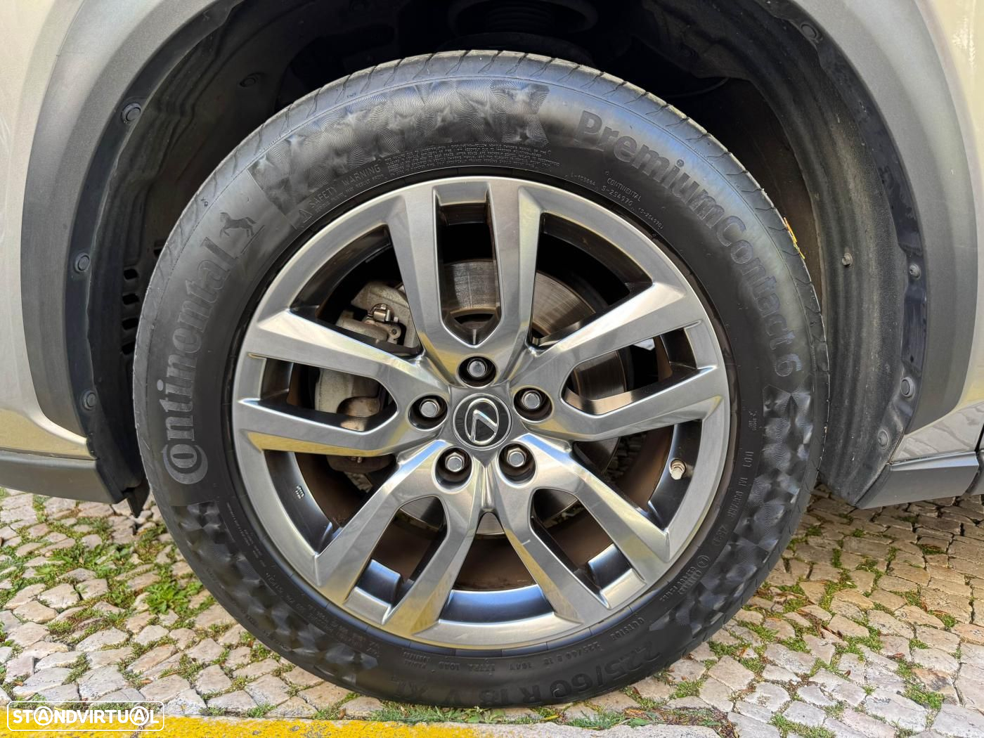 Lexus NX 300h Executive+ - 9