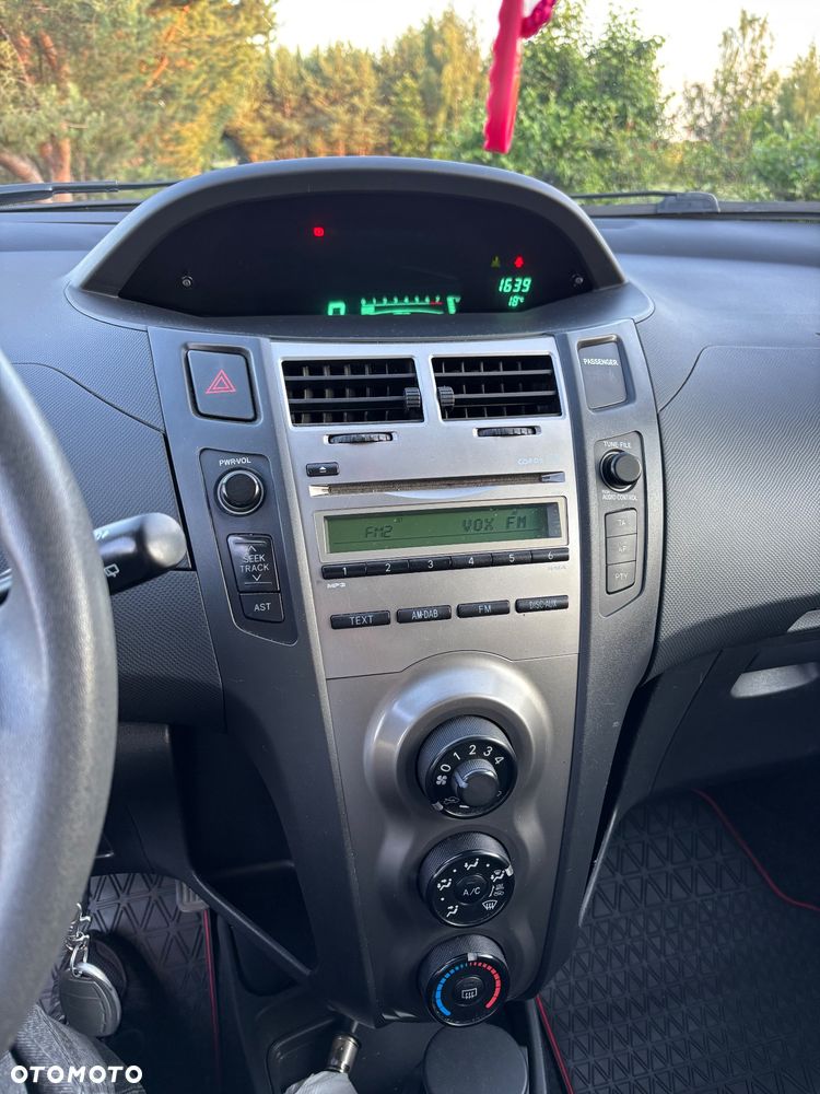 Toyota Yaris - 6