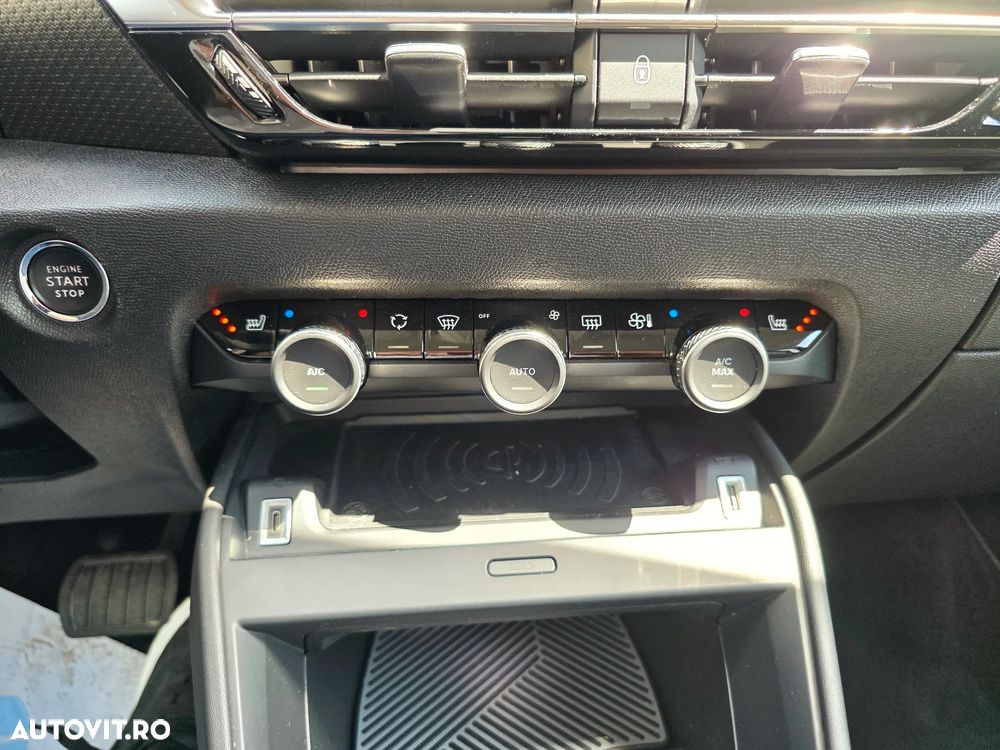 Citroën C4 PureTech 155 Stop&Start EAT8 SHINE - 27