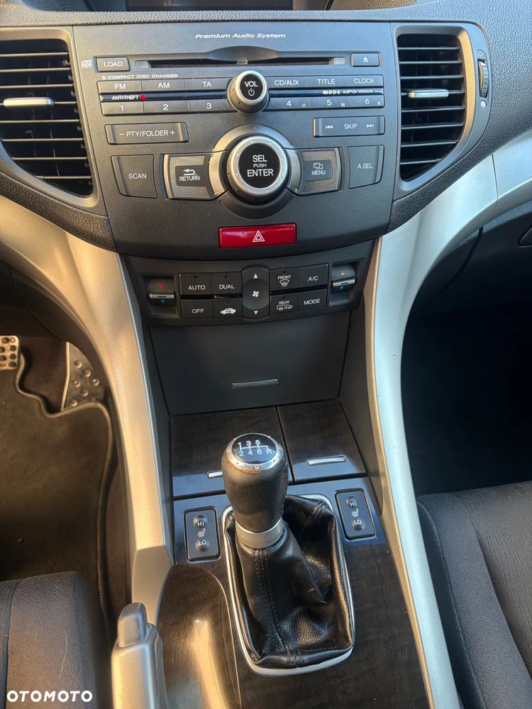 Honda Accord 2.0 Executive Nav - 9