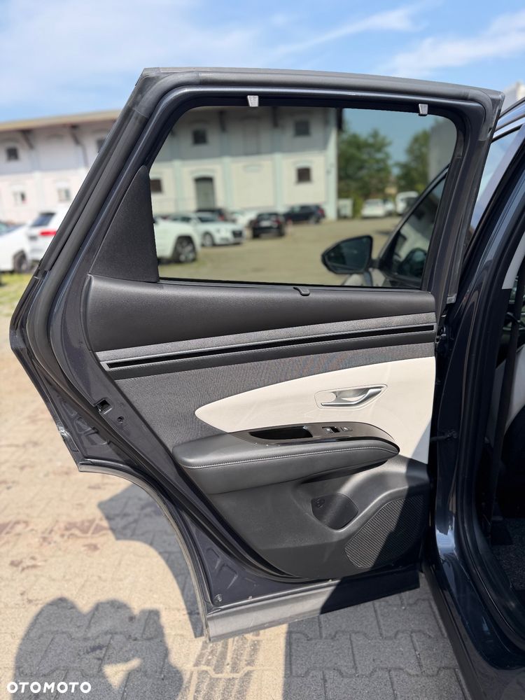 Hyundai Tucson 1.6 T-GDi HEV Platinum 2WD - 19