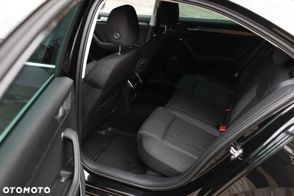 Skoda Superb 2.0 TDI SCR Style DSG - 13