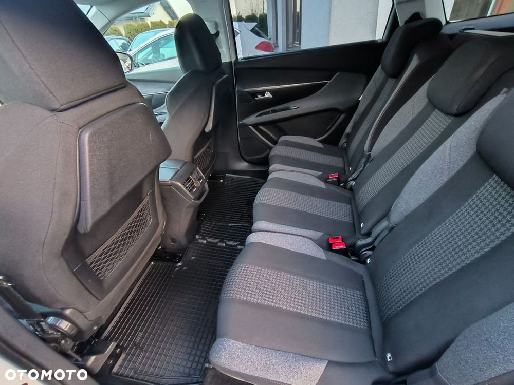 Peugeot 5008 - 15
